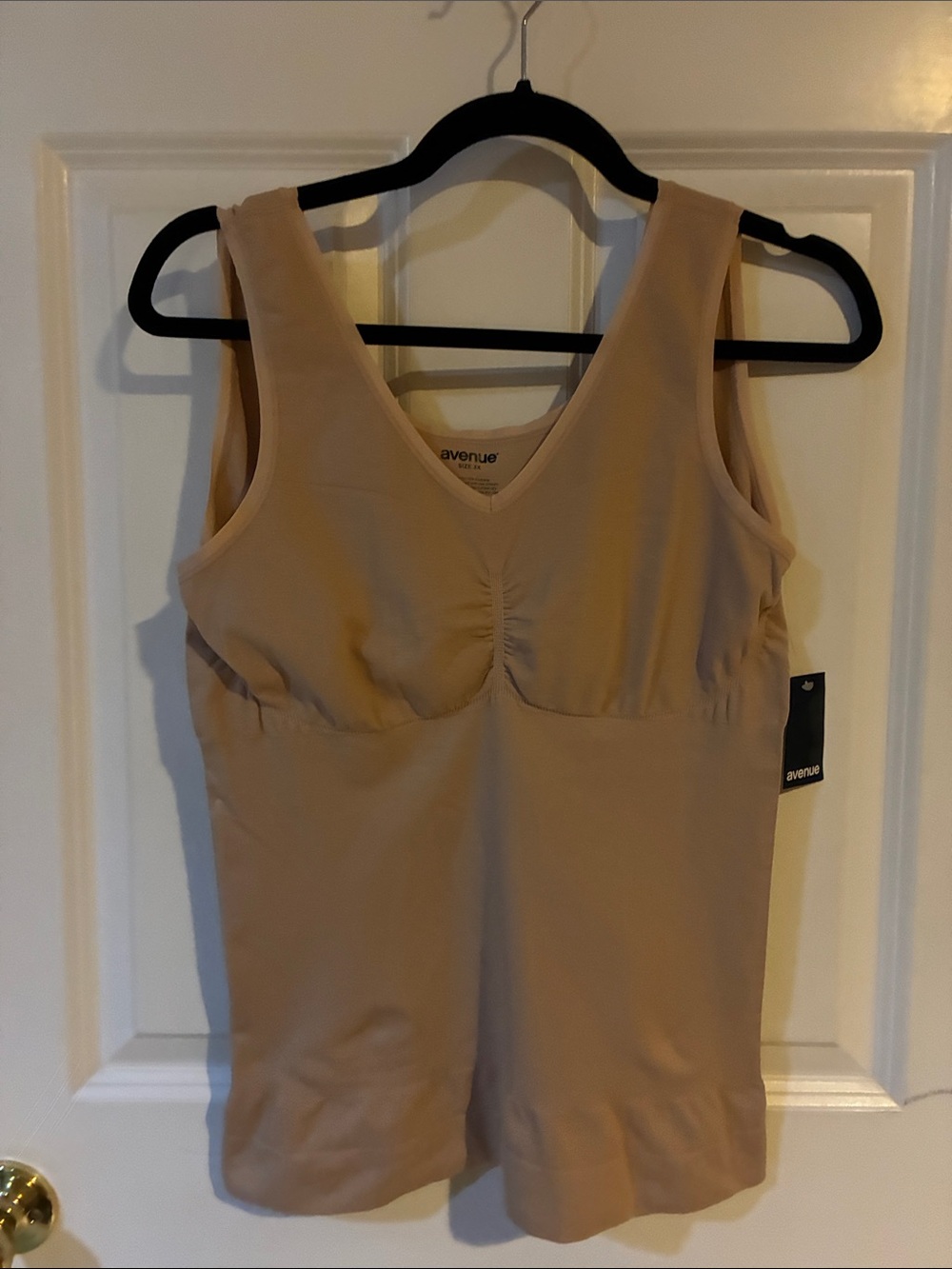 NWT Avenue Plus Size Shaping Seamless Cami/Tank with V-Neck 3X